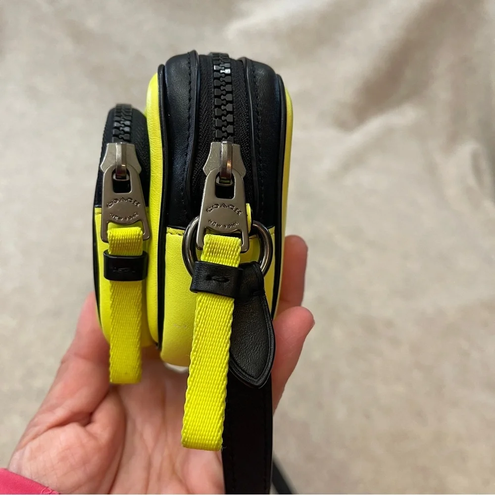Coach mini edge